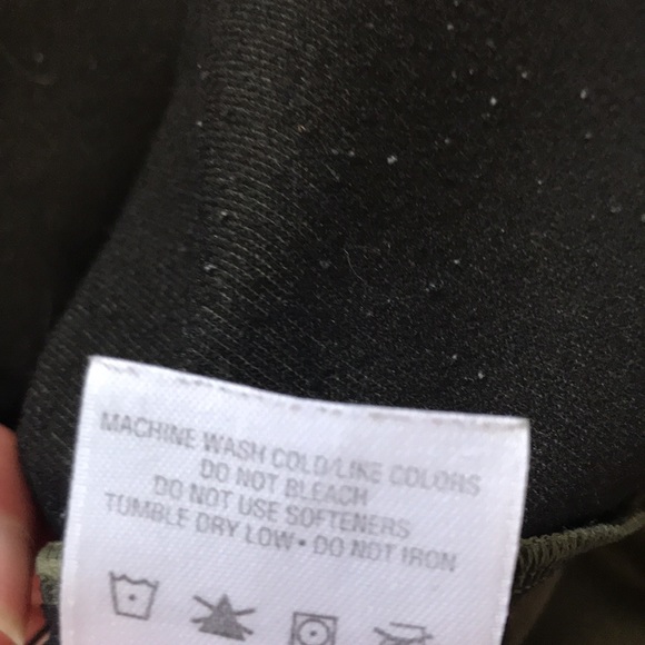 Under armour heat gear L and cold gear XL bundle - Picture 4 of 8